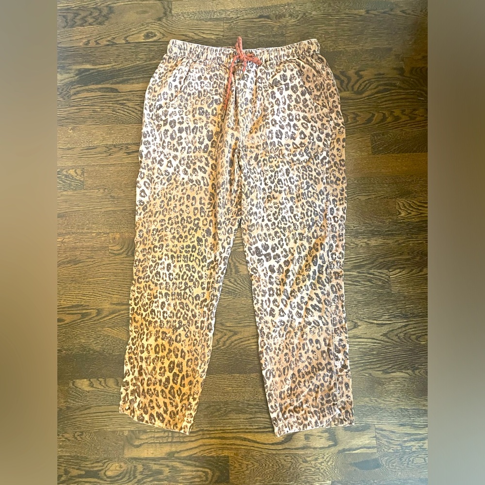 Pilcro Anthropologie cropped corduroy joggers size M